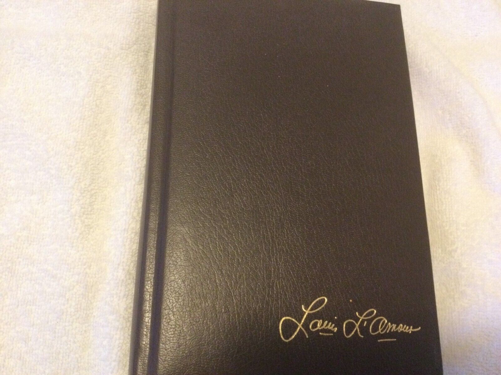 Vintage Louis L’Amour Leatherette Book Buckskin Run* 175 pages